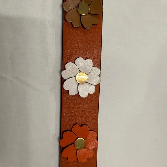 COPY - Michael Kors Orange Flower Guitar Crossbody Strap - Picture 4 of 6